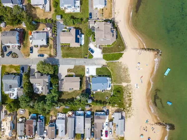 Mashpee, MA 02649,89 Bluff Ave