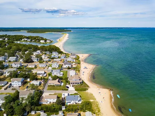 Mashpee, MA 02649,89 Bluff Ave