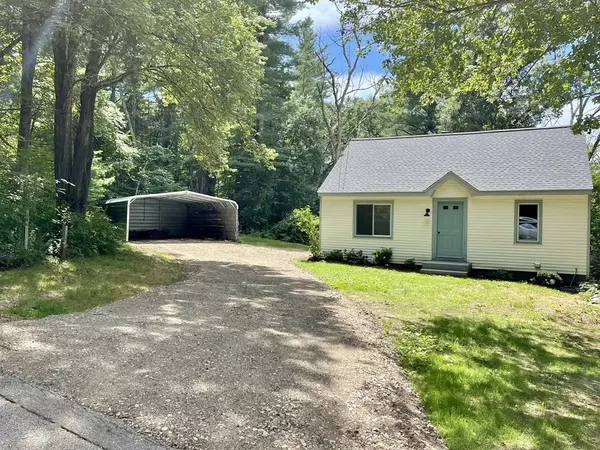 37 Long Hill Rd, Holland, MA 01521