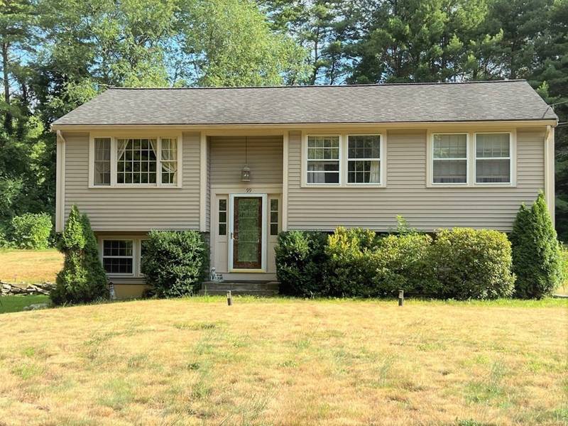 99 Plympton St, Middleboro, MA 02346