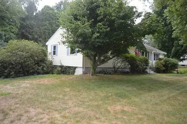 Southborough, MA 01772,4 Gilmore Road