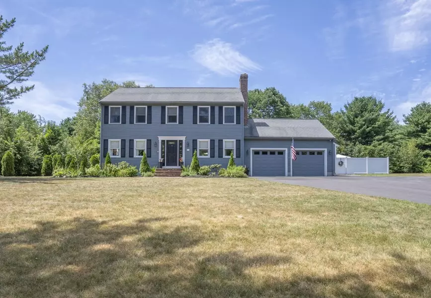 71 Southpark Ln, Mansfield, MA 02048