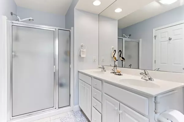 Bourne, MA 02532,1 Prestwick Rd #1