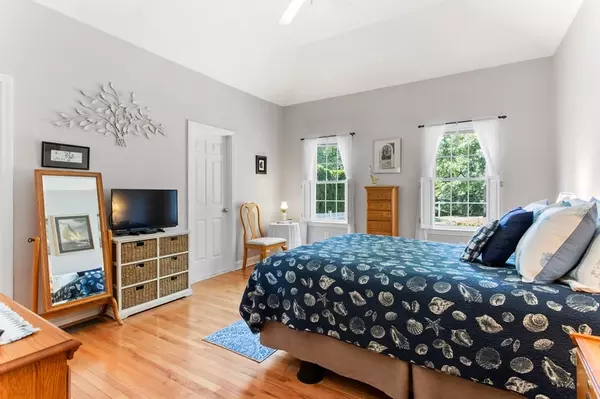 Bourne, MA 02532,1 Prestwick Rd #1