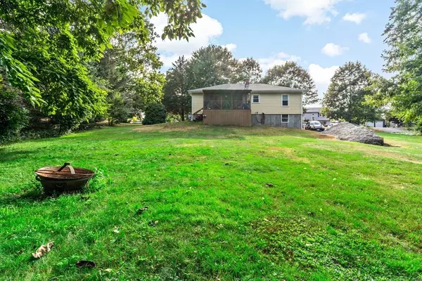 Swansea, MA 02777,1189 Bark St