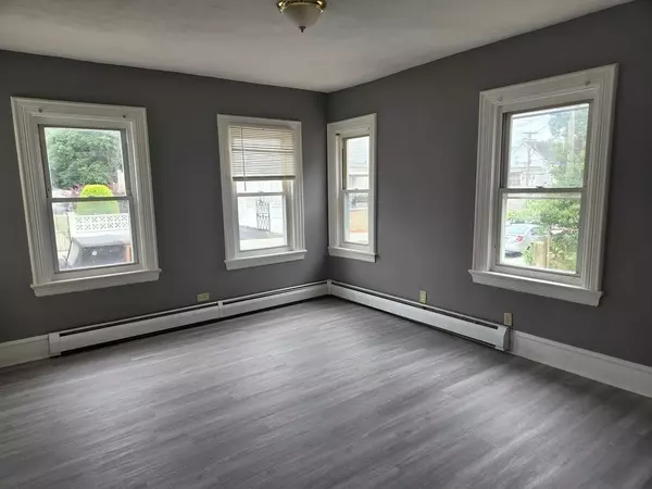 Fall River, MA 02720,376 Linden St