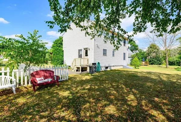 Belchertown, MA 01007,28 Sarah Ln