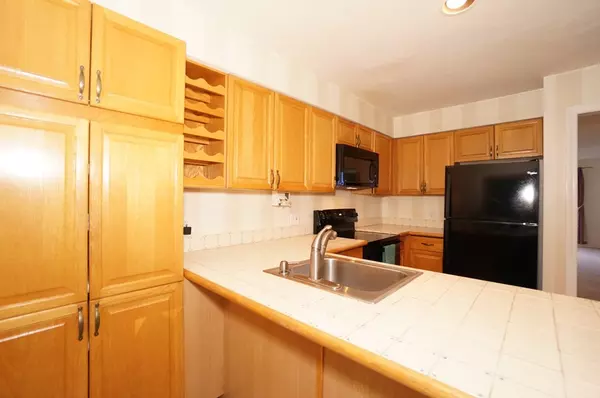 Shrewsbury, MA 01545,21 Brookdale Cir #21