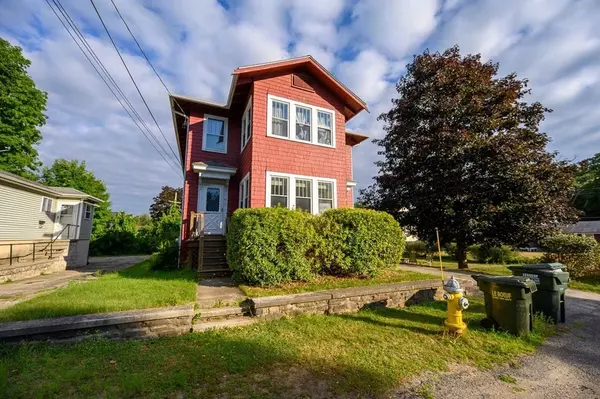 10 Arkwright Rd, Webster, MA 01570