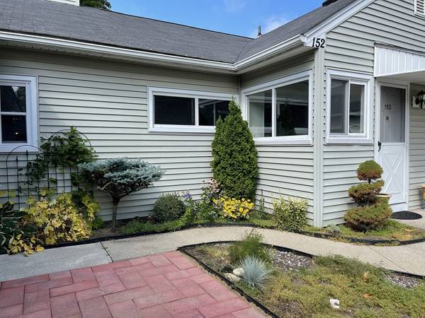 152 Greenwood Ter #152, Chicopee, MA 01022