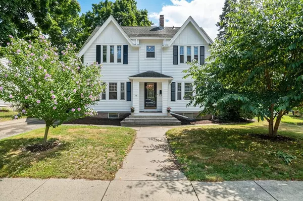 18 Winsor St, Ludlow, MA 01056