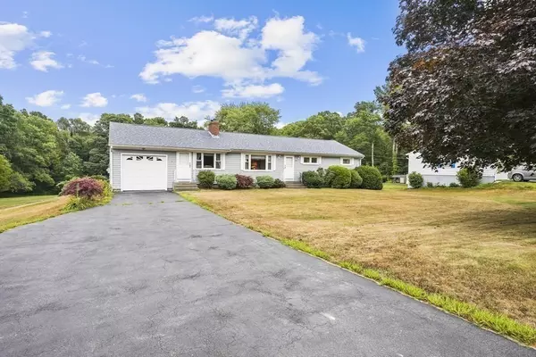 385 Oak St, Swansea, MA 02777