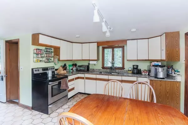 Sharon, MA 02067,351 Mansfield St