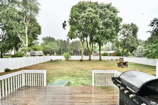 Millbury, MA 01527,7 Rogers St