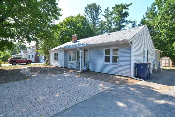 18 Berkshire Ave, Sharon, MA 02067