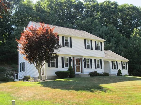 5 Lous Dr, Dudley, MA 01571