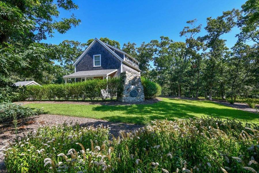 27 Marions Way, Tisbury, MA 02568