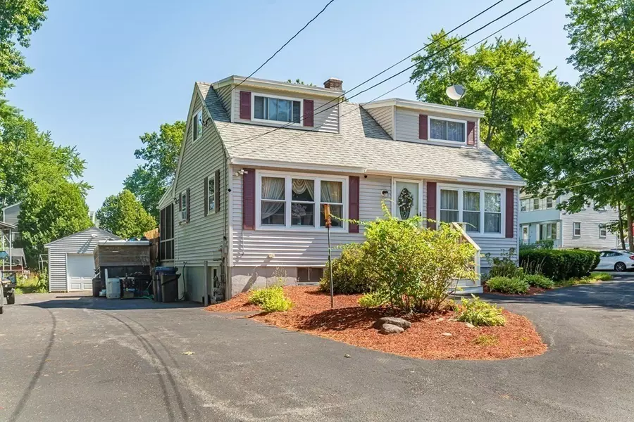 31 Grove Ave, Dracut, MA 01826