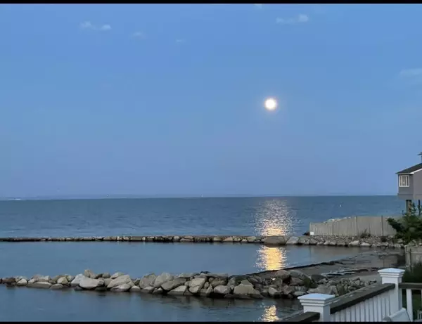 Mattapoisett, MA 02739,54 Shore Drive