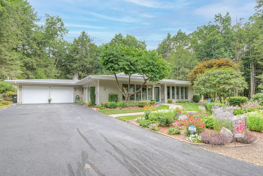 20 Serenity Drive, Uxbridge, MA 01569