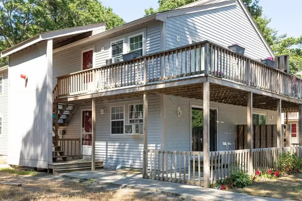 70 Cape Dr #8A, Mashpee, MA 02649