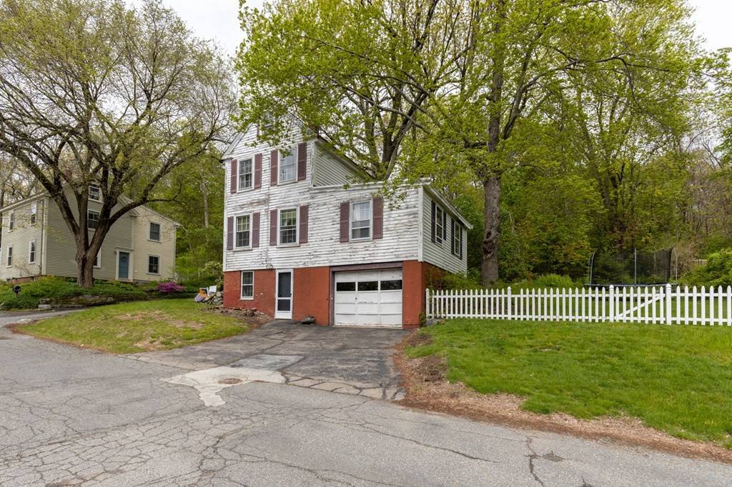 11 Wainwright Street, Ipswich, MA 01938