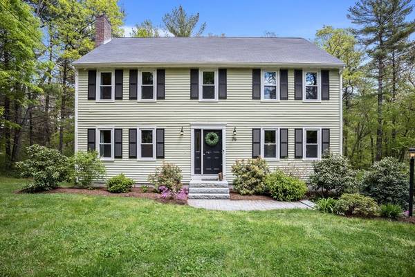 76 Lakeview Rd, Foxboro, MA 02035