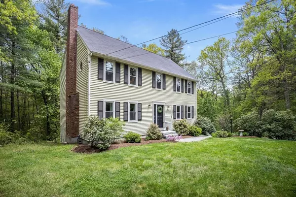 Foxboro, MA 02035,76 Lakeview Rd