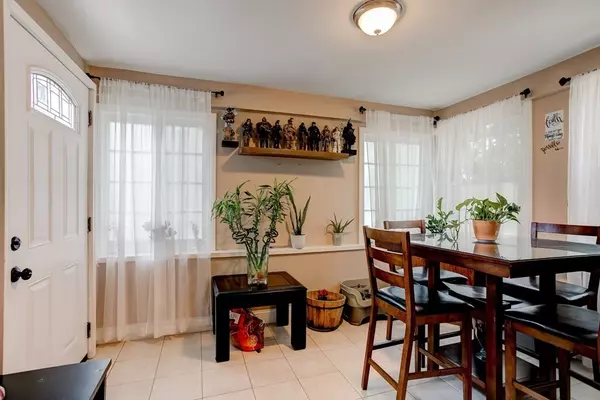 Attleboro, MA 02703,34 Snell St