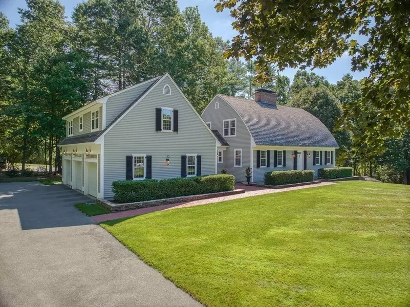 11 Hynes Ln, Harvard, MA 01451