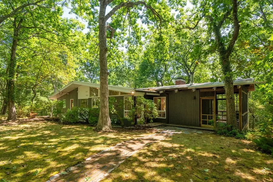 34 Laurel Drive, Lincoln, MA 01773