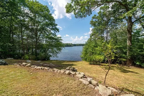 Charlton, MA 01507,44 Pumpkin Ln