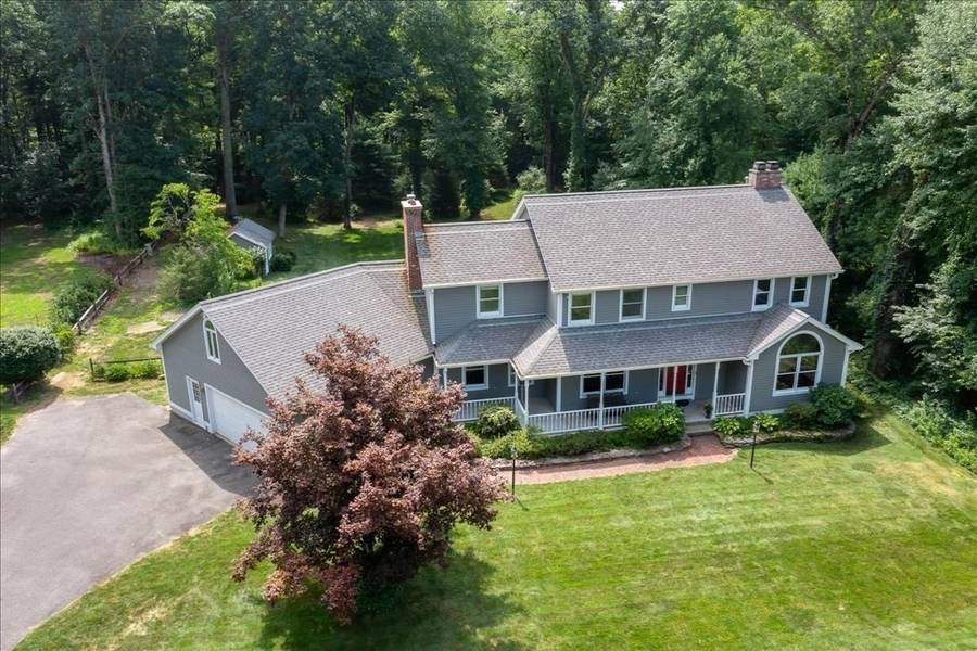 131 Brookhaven Dr, East Longmeadow, MA 01028