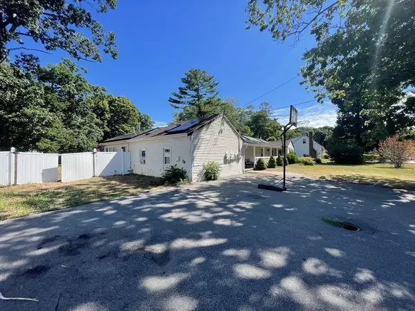 Holbrook, MA 02343,44 Norfolk Rd