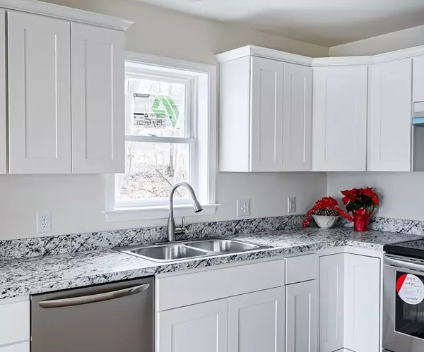 Clinton, MA 01510,68 Olive St