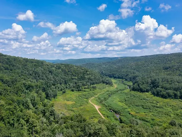 Huntington, MA 01050,2 Brookside Gln