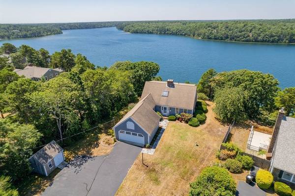 Brewster, MA 02631,208 Sheep Pond Dr