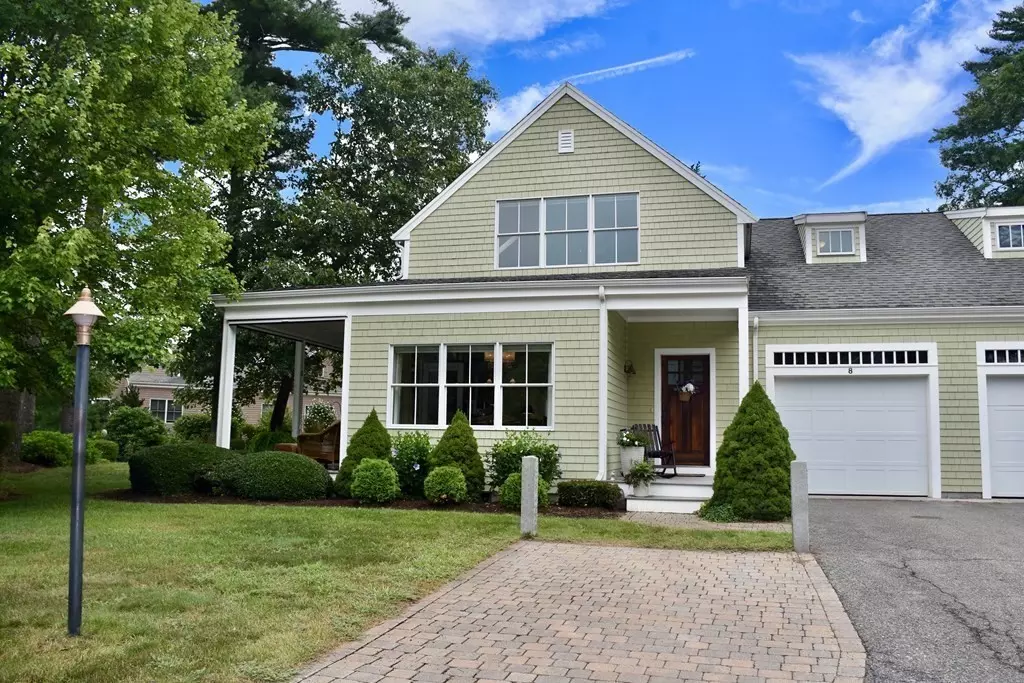 Rochester, MA 02770,8 Hathaway Pond Cir #8