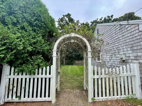 Yarmouth, MA 02675,11 Setucket Rd