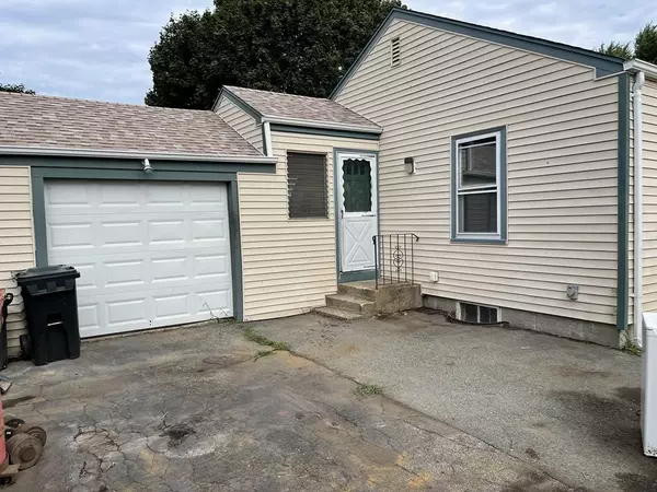 Swansea, MA 02777,79 Jette St