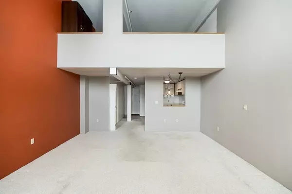 Gloucester, MA 01930,33 Maplewood Ave #204