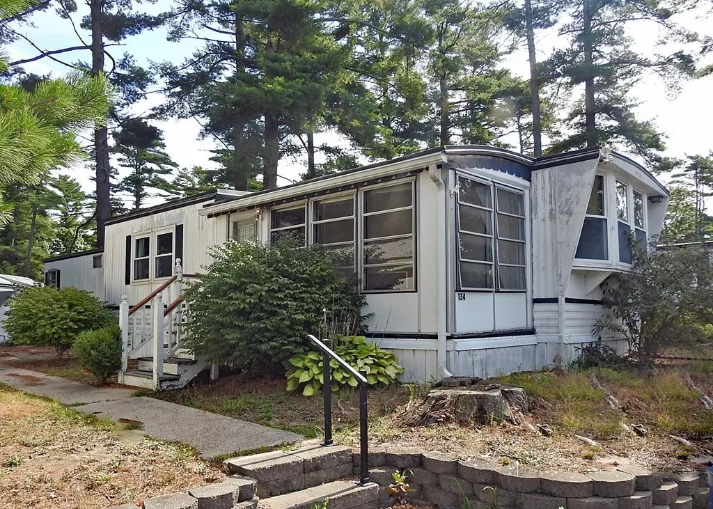 Wareham, MA 02576,134 Queen Drive