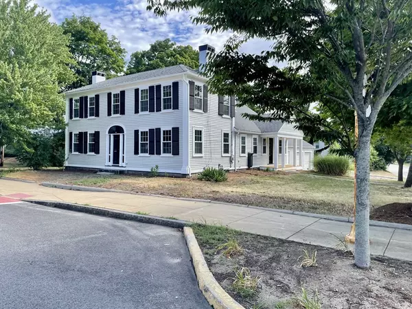 393 Union St, Rockland, MA 02370