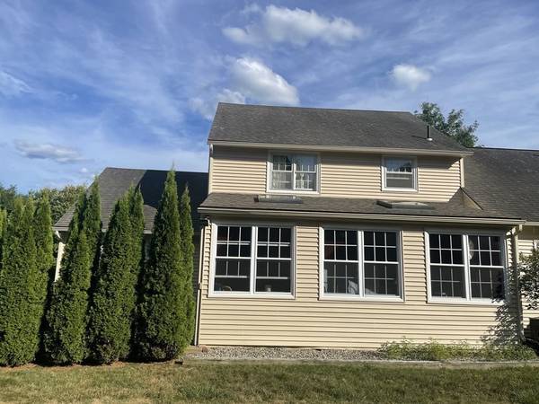 Deerfield, MA 01373,14 Duncan Dr #B