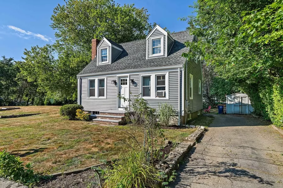 8 Wendall Ave, Norwell, MA 02061