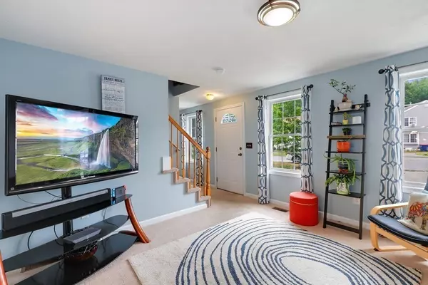 Wareham, MA 02571,17 Nicholas Dr