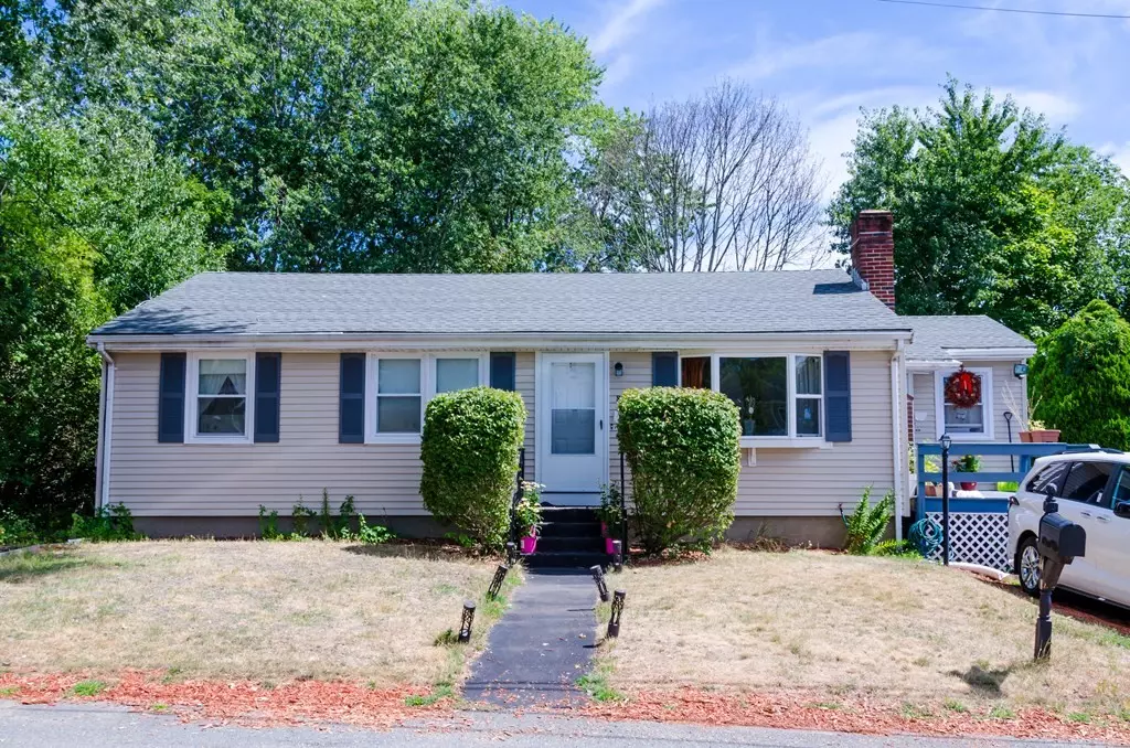 Saugus, MA 01906,8 Floyd St