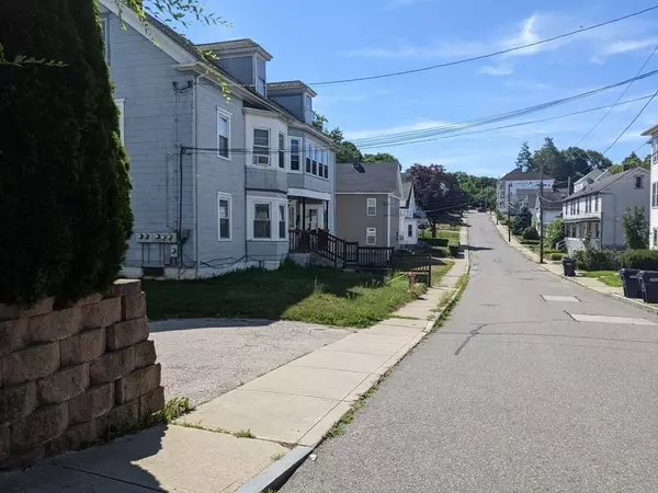 Webster, MA 01570,13 Fifth Ave.