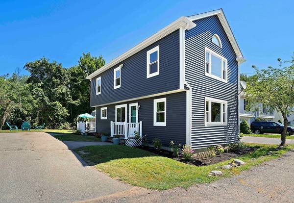 48 Ocean Ave, Hanson, MA 02341