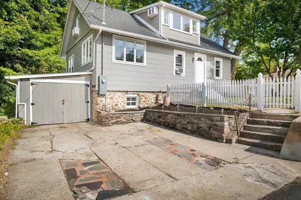 Holyoke, MA 01040,605 Northampton St